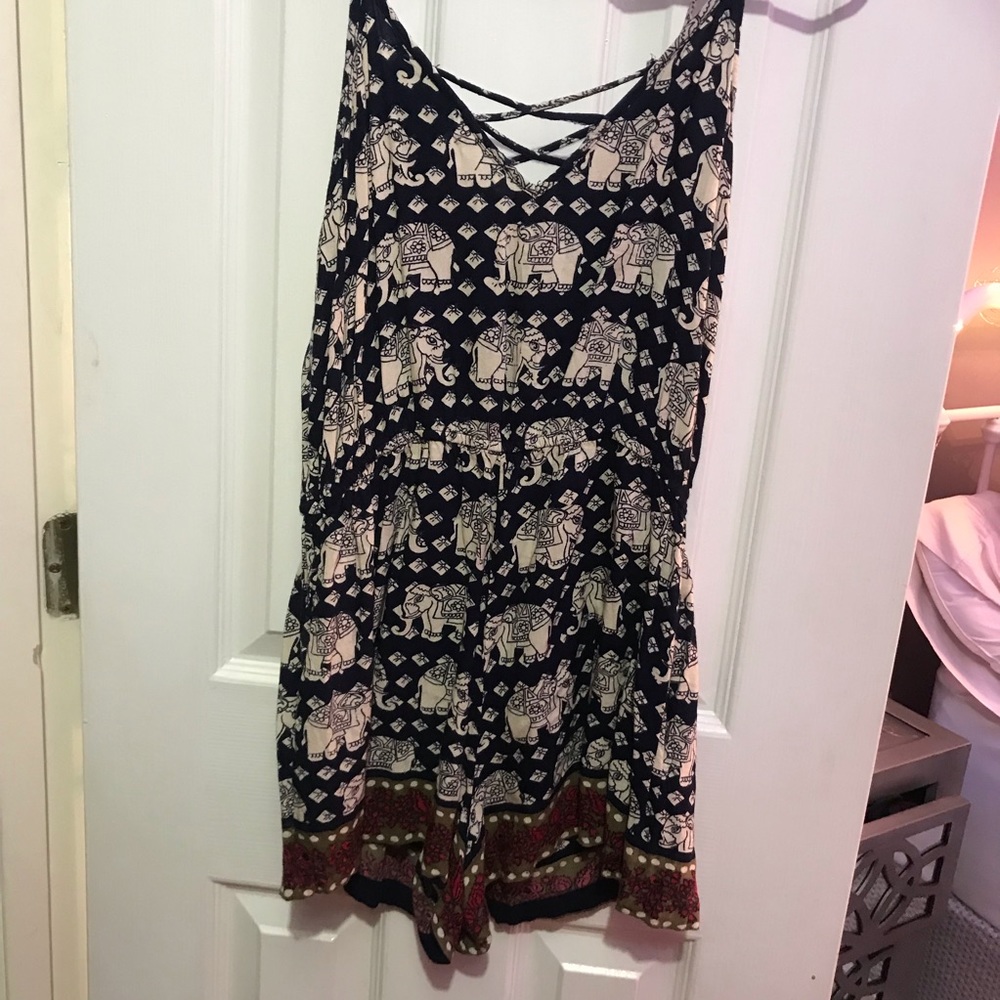 Patterned romper! - Picture 2 of 4